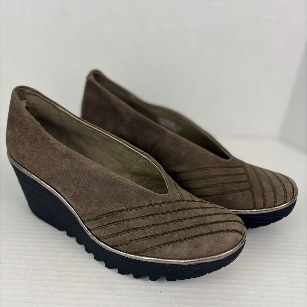 Fly London Women 41 Suede Wedge Pumps Taupe Brown Green Stitch Comfort Shoes